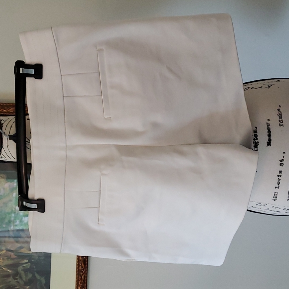 NWOT loft high waist cream shorts - Picture 4 of 8